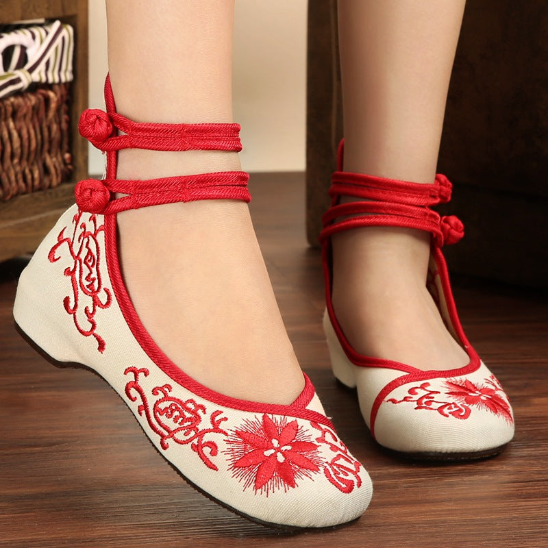 Beijing Embroidered Dance Shoes