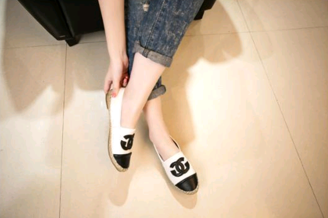 Chic Flat Rope-Edged Shoes